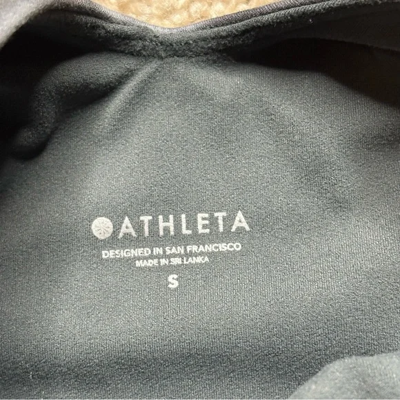 Athleta Conscious Crop - Picture 4 of 4